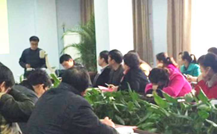 廣西模板廠荷嘉